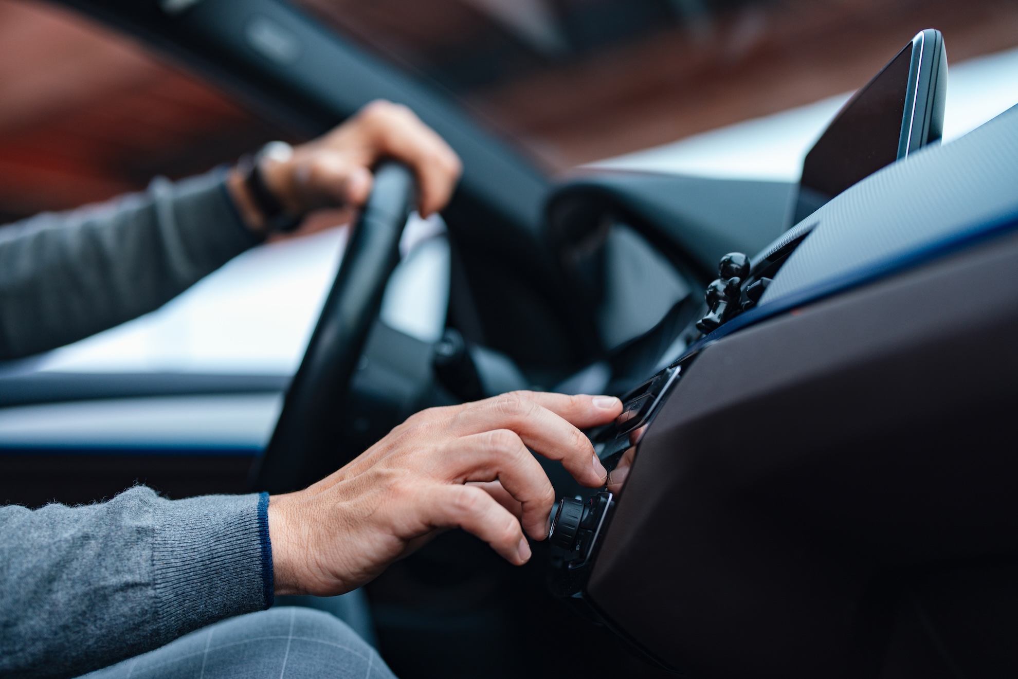 House Passes Bipartisan Mandate for AM Radio in New Vehicles